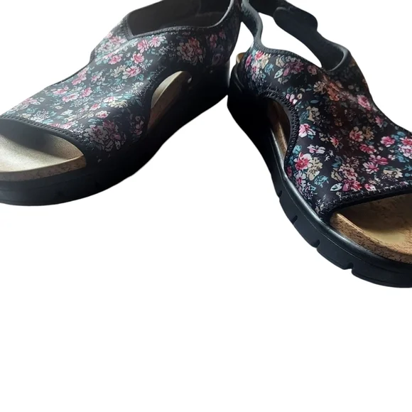 42/11 Alergria Black Floral Sandals‎ - Picture 2 of 9
